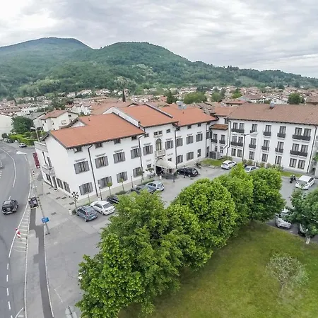 Sabotin, & Restaurant 3*