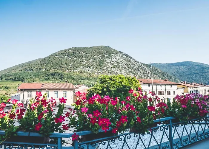 Sabotin, & Restaurant 호텔 3*